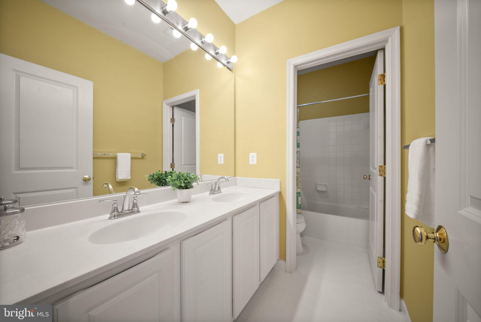 VICTORY LAKES - Residential