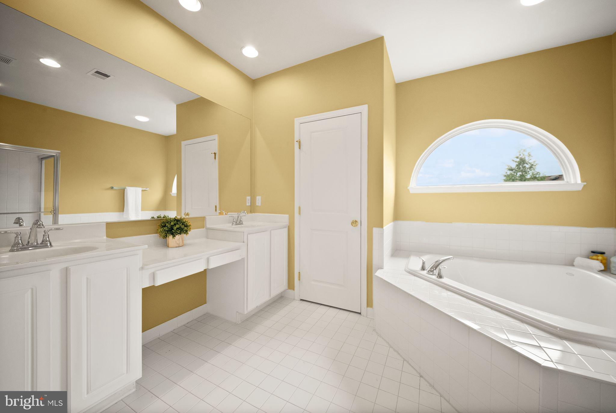 VICTORY LAKES - Residential
