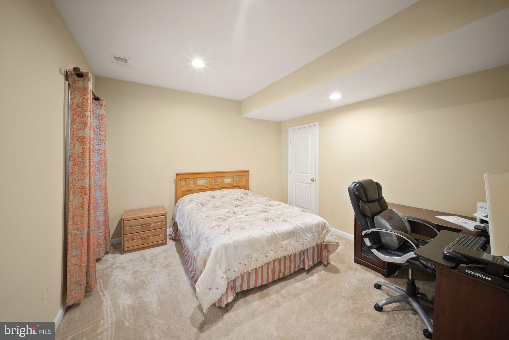VICTORY LAKES - Residential