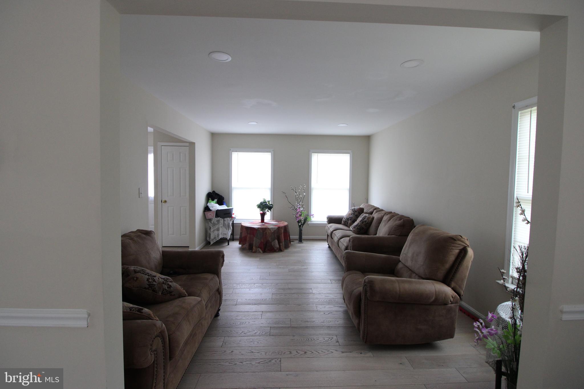 ROLLING BROOK - Residential Lease