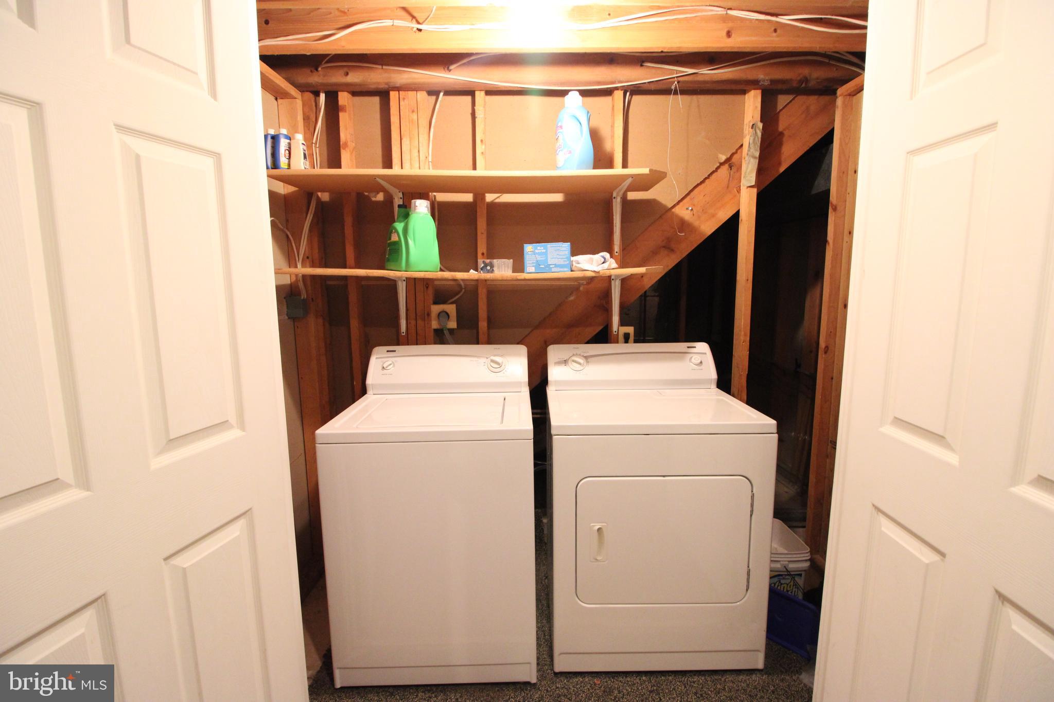 ROLLING BROOK - Residential Lease