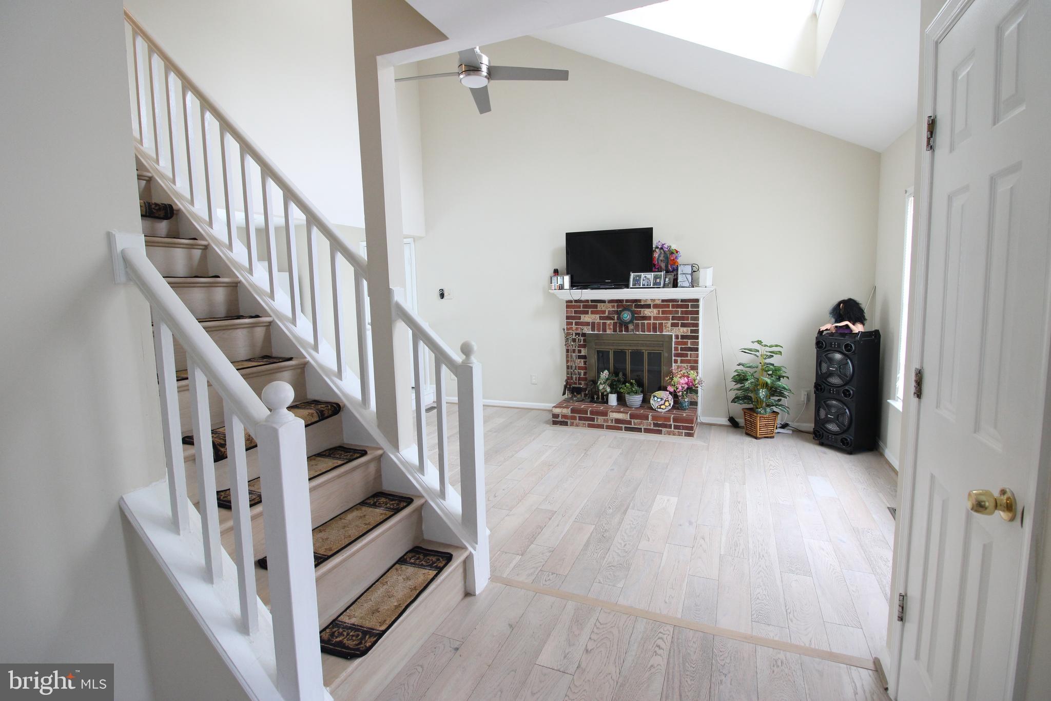 ROLLING BROOK - Residential Lease