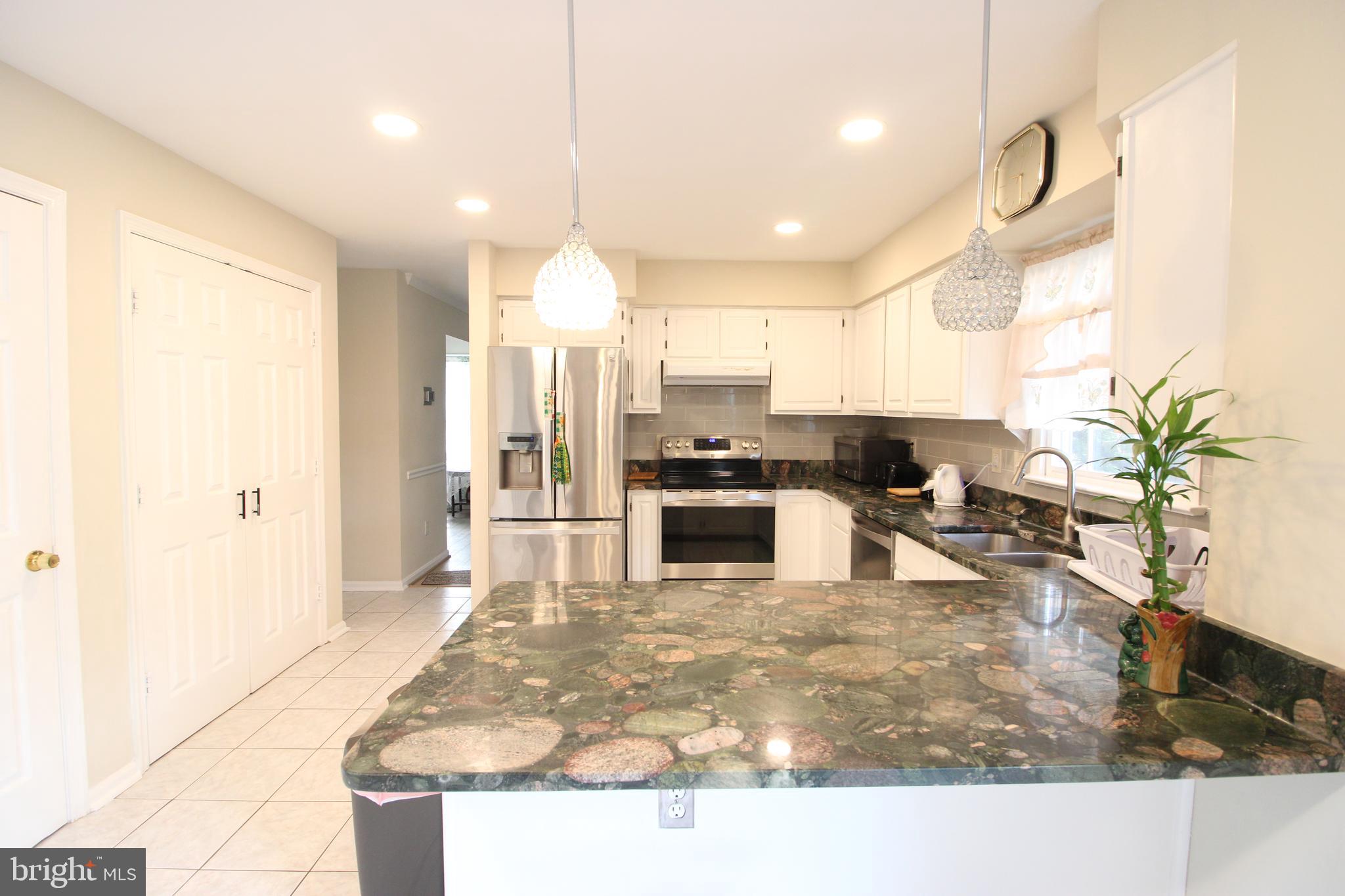 ROLLING BROOK - Residential Lease