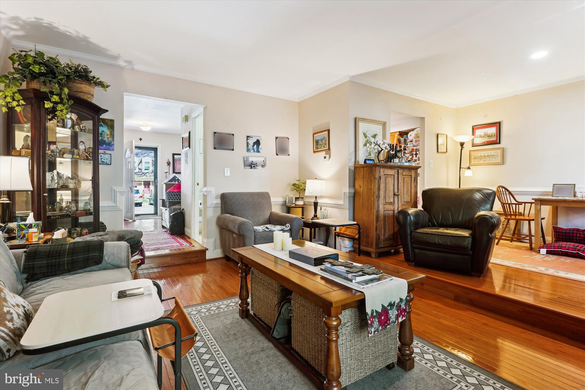 7917 TREESIDE COURT