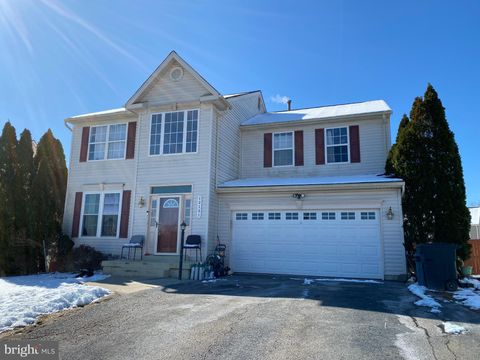 Photo of 13151 Opal Lane, WOODBRIDGE, VA 22193 (MLS # VAPW2114444)