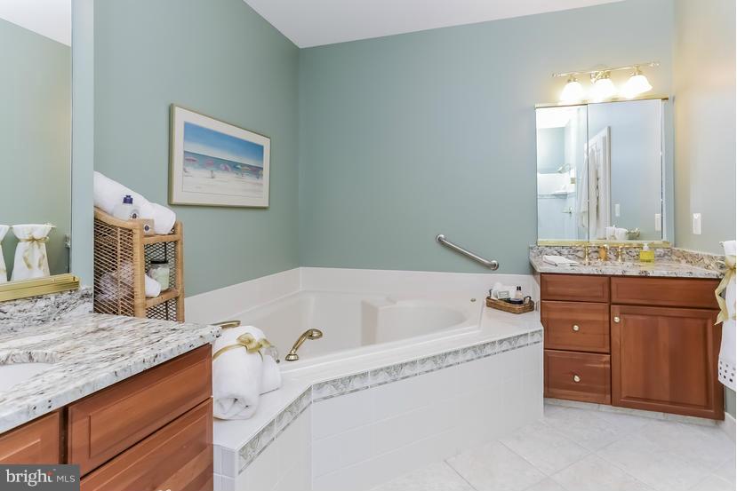 BELMONT COUNTRY CLUB - Residential