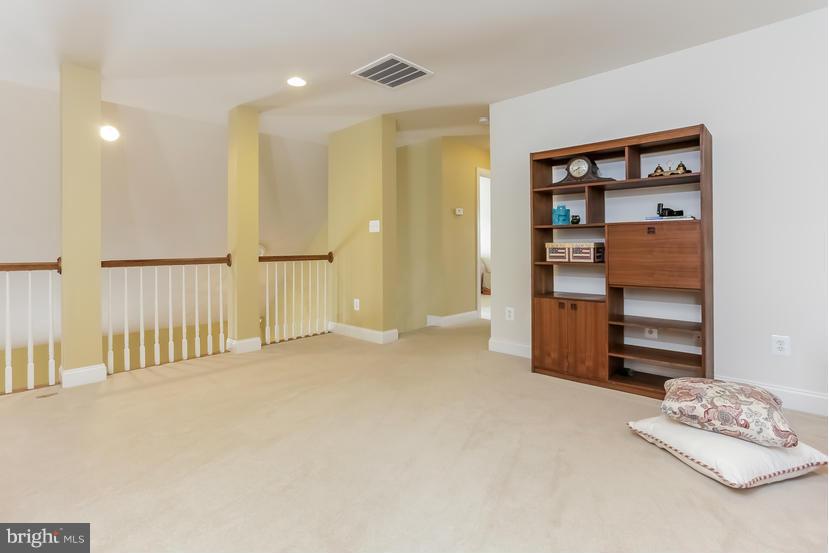 BELMONT COUNTRY CLUB - Residential