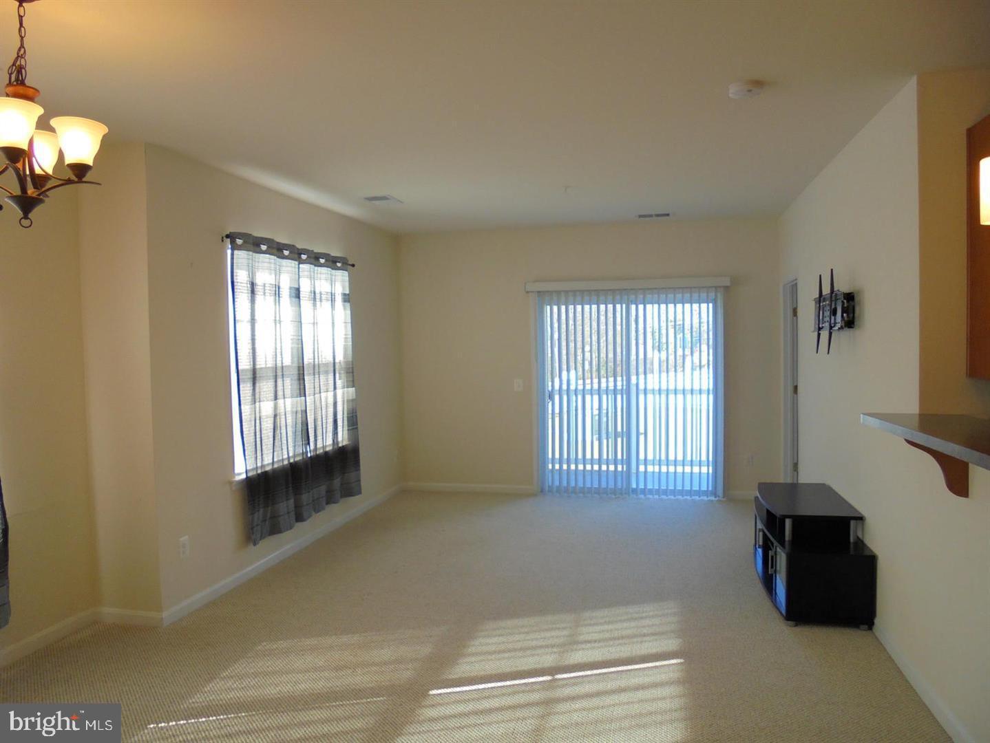 RESIDENCES AT WILDEWOOD - Residential Lease