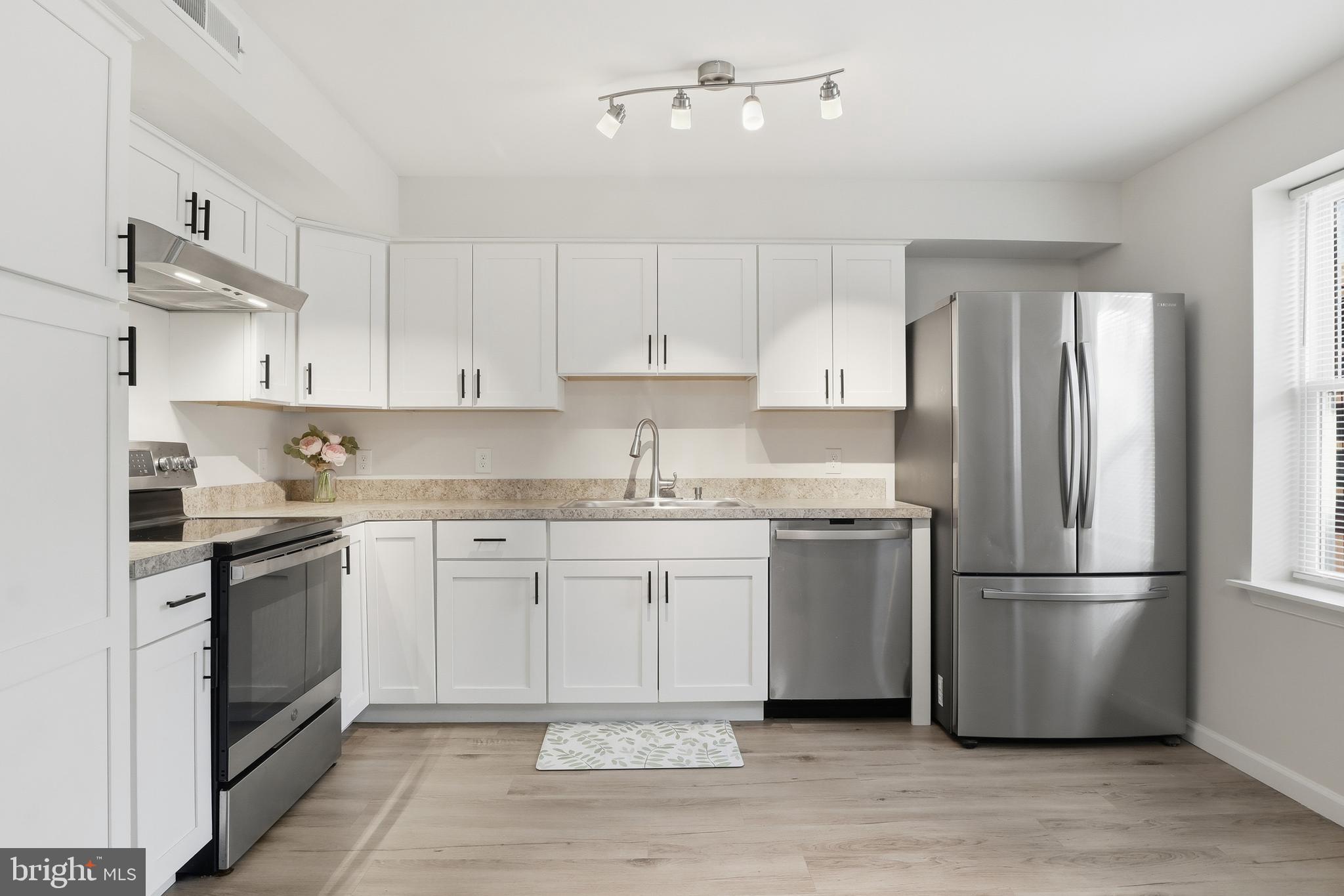 PETERSBURG COMMONS - Residential