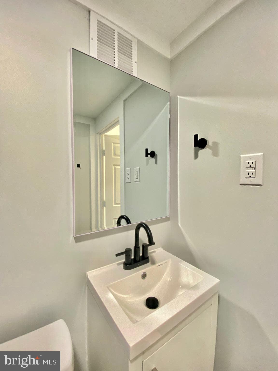 OLDE RICHMOND - Residential Lease