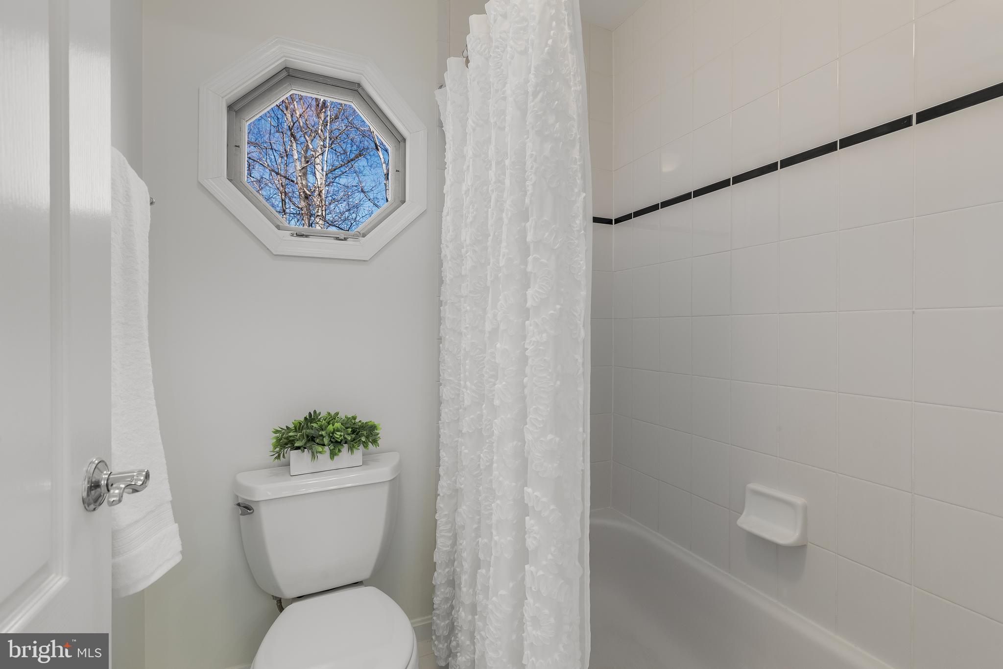 WAPLES CREST - Residential