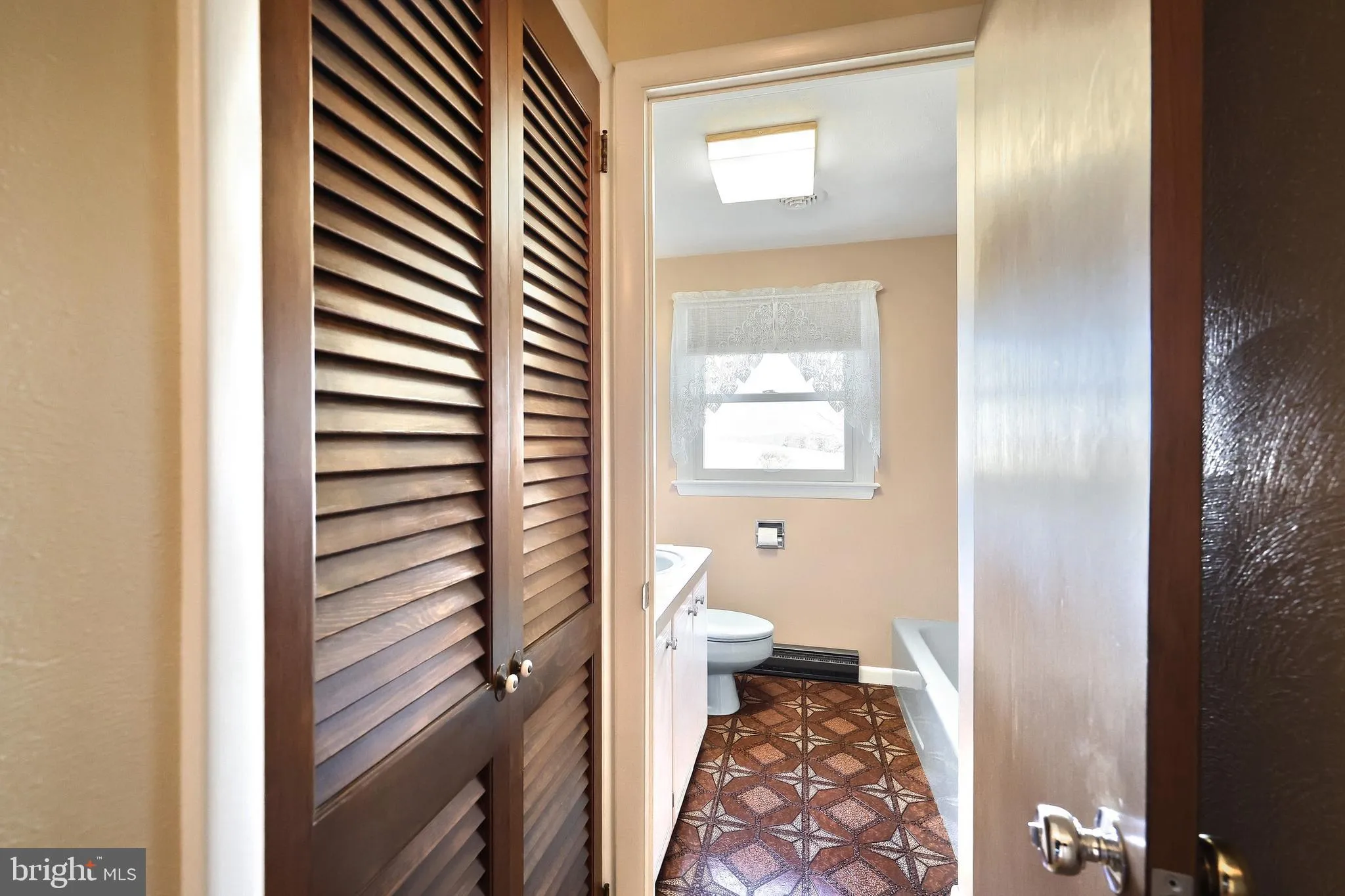 Red Lion, Pennsylvania 17356, United States, 4 Bedrooms Bedrooms, ,2 BathroomsBathrooms,Residential,Coming Soon,94332