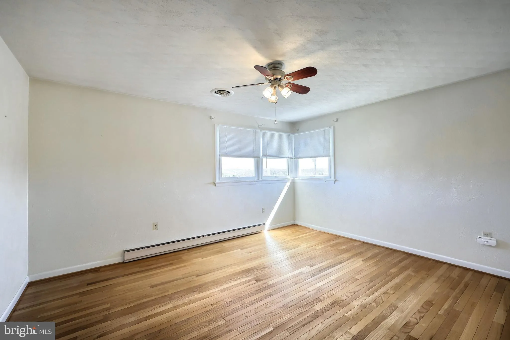 Red Lion, Pennsylvania 17356, United States, 4 Bedrooms Bedrooms, ,2 BathroomsBathrooms,Residential,Coming Soon,94332