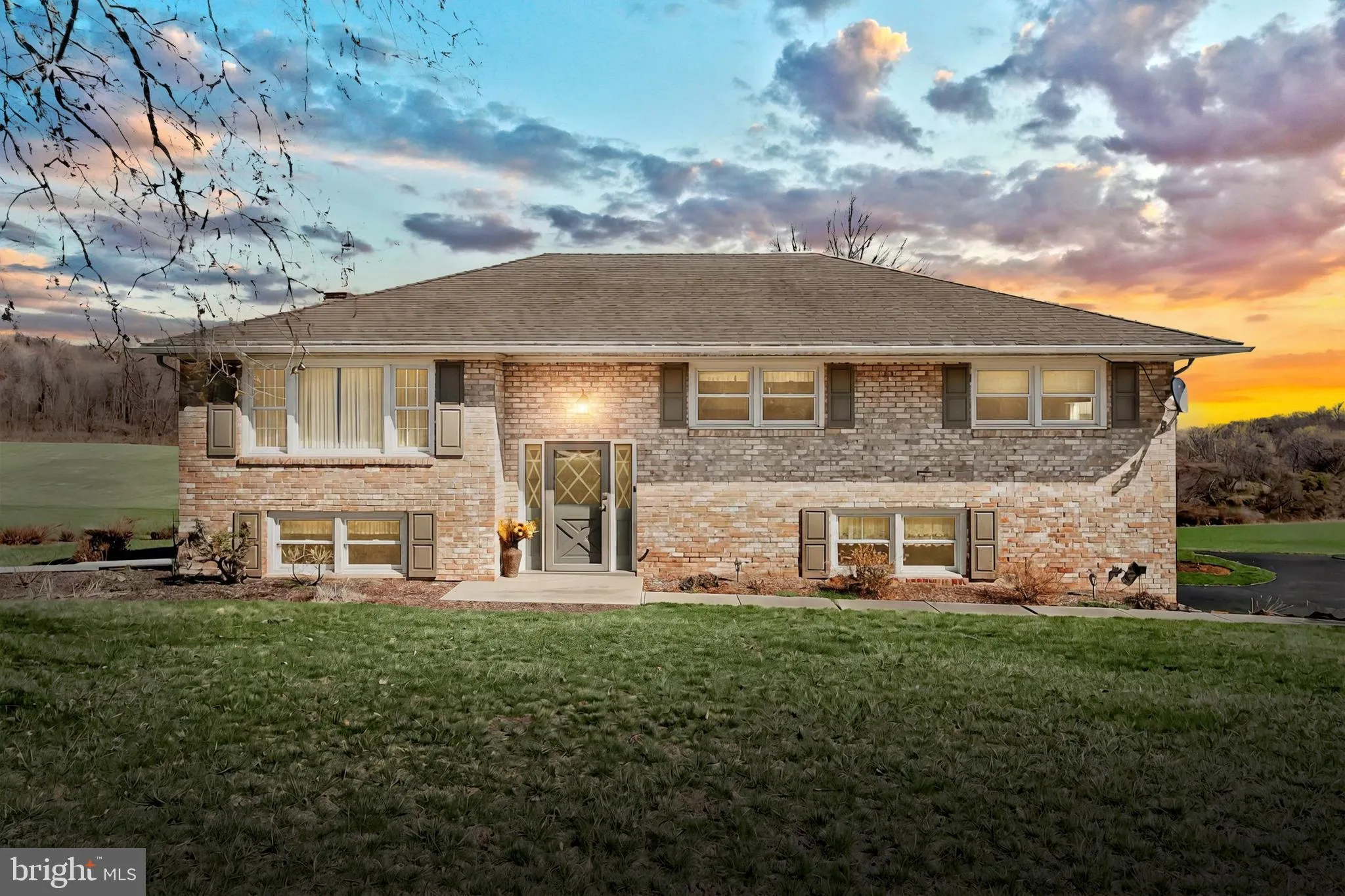 Red Lion, Pennsylvania 17356, United States, 4 Bedrooms Bedrooms, ,2 BathroomsBathrooms,Residential,Coming Soon,94332