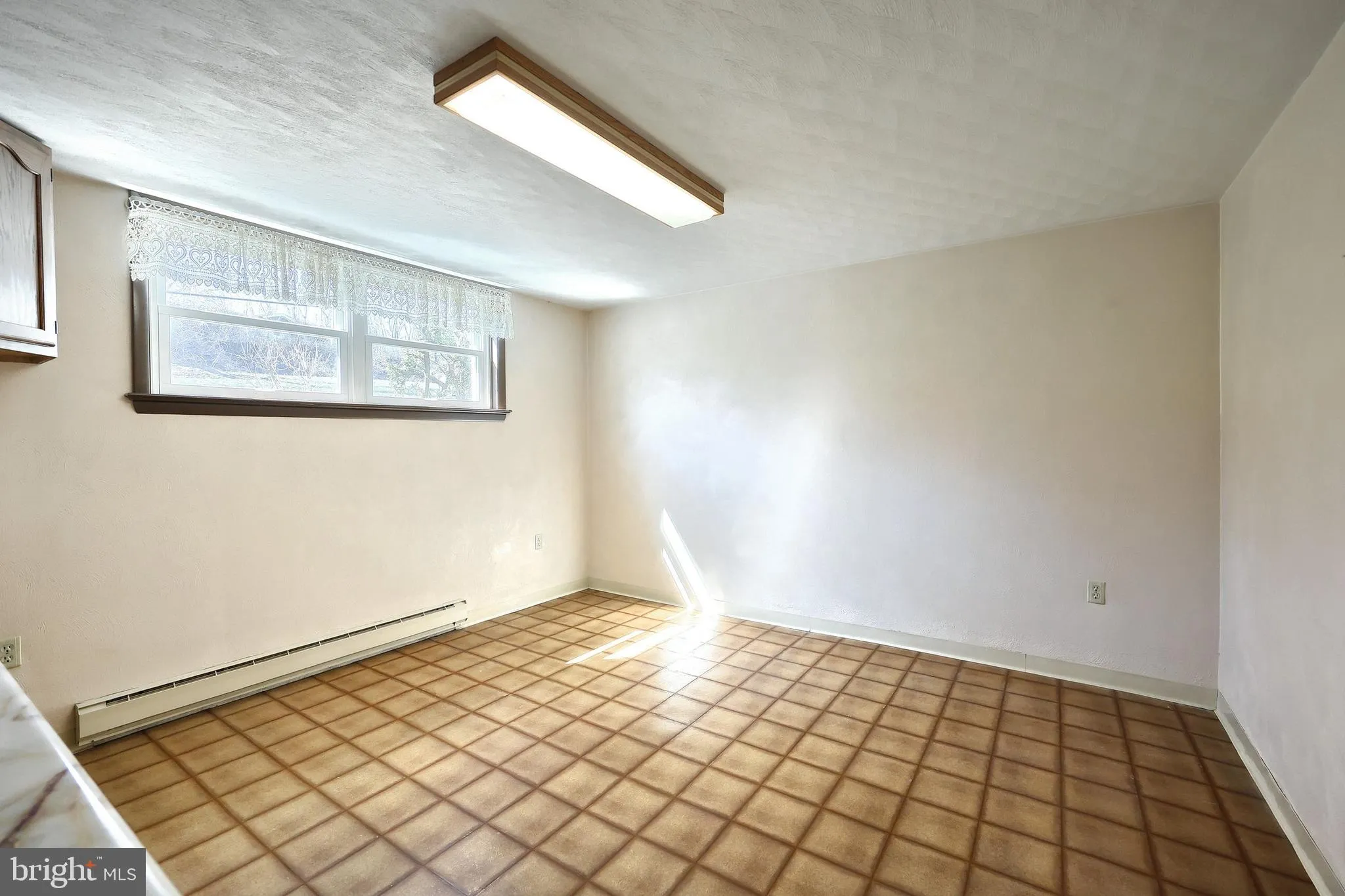 Red Lion, Pennsylvania 17356, United States, 4 Bedrooms Bedrooms, ,2 BathroomsBathrooms,Residential,Coming Soon,94332