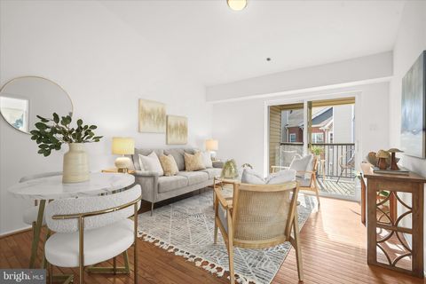 Condo For Sale - 3307 Wyndham Circle #4166<br/> ALEXANDRIA, VA 22302