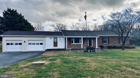 2415 DOUBS COURT ADAMSTOWN MD 21710