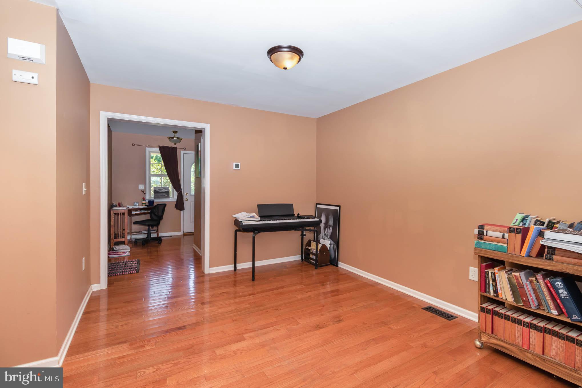 GALA SQUARE-WINDING HILLS - Residential Lease