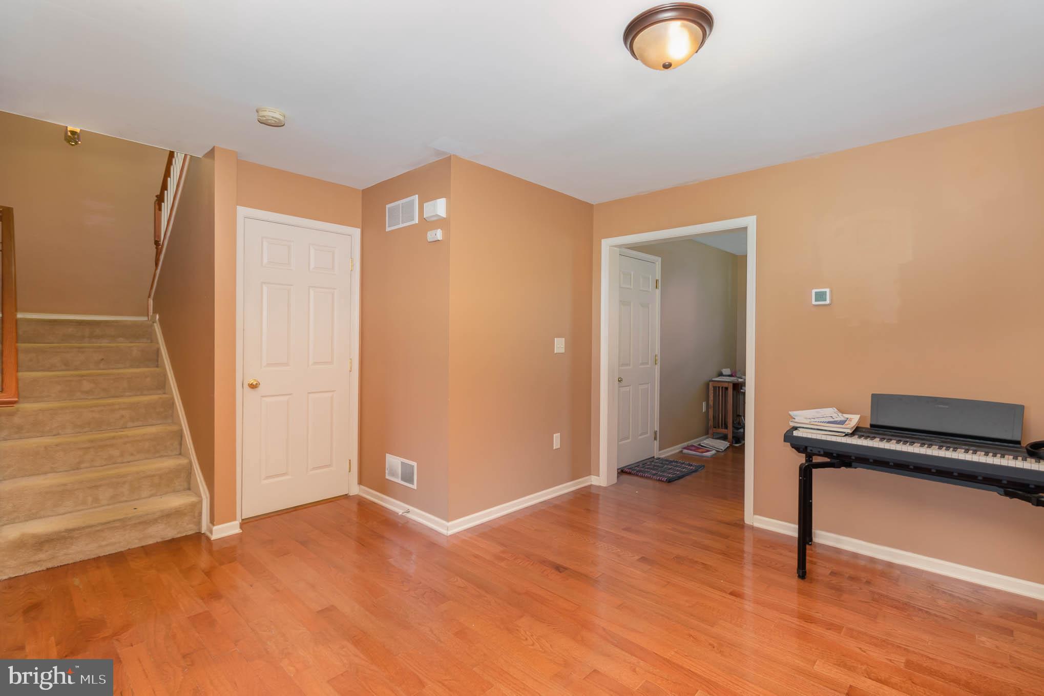 GALA SQUARE-WINDING HILLS - Residential Lease