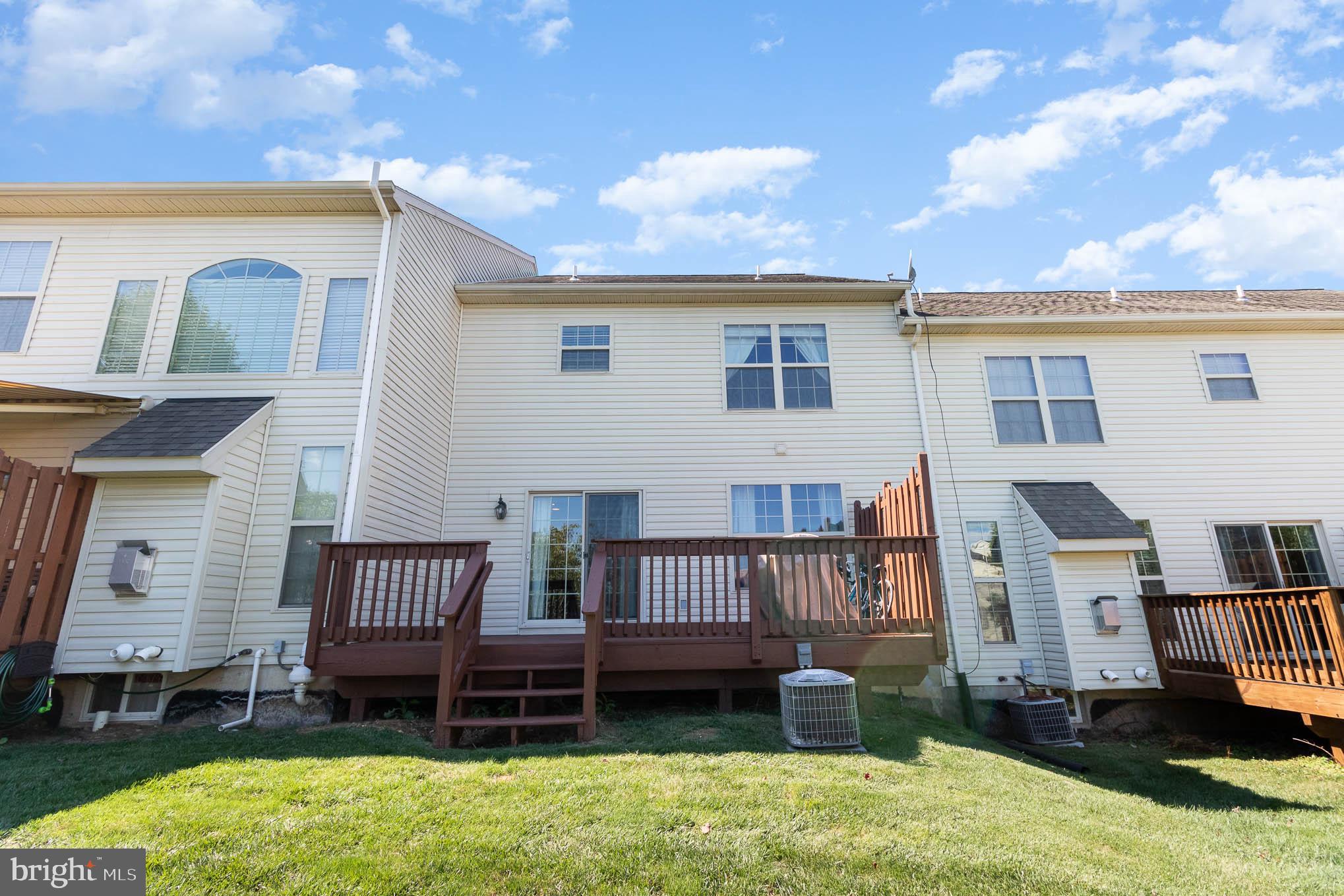 GALA SQUARE-WINDING HILLS - Residential Lease