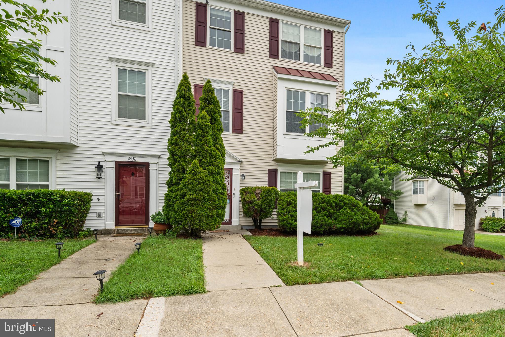 YORKSHIRE KNOLLS - Residential