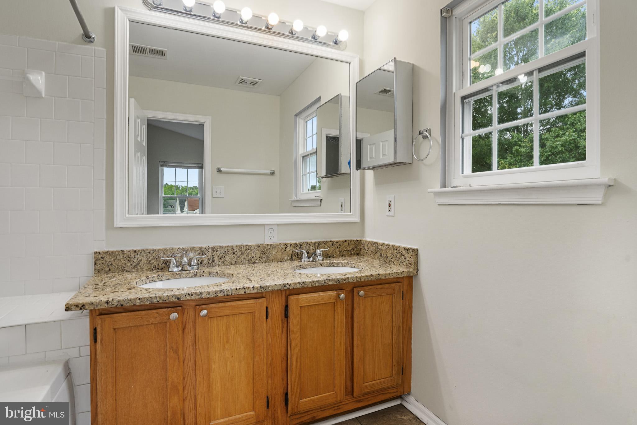 YORKSHIRE KNOLLS - Residential