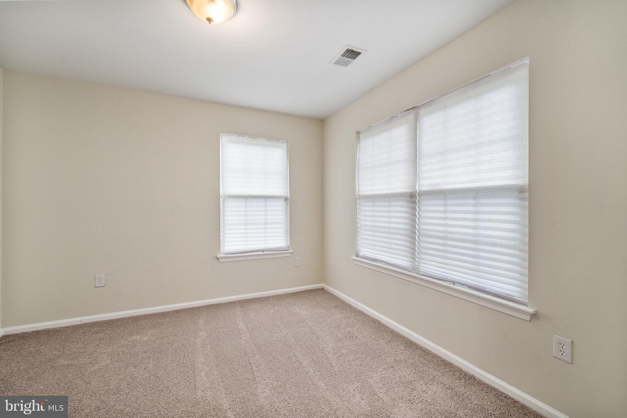 YORKSHIRE KNOLLS - Residential