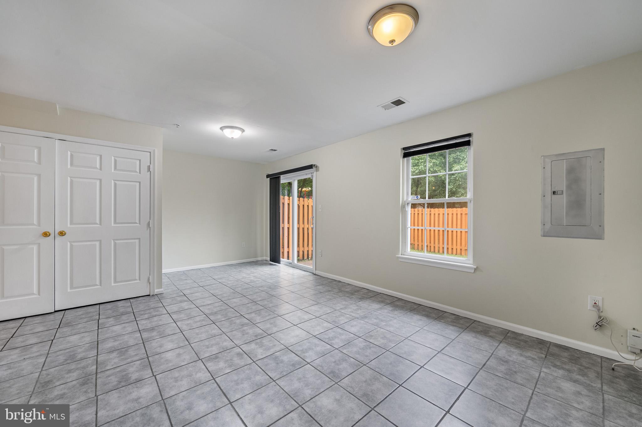 YORKSHIRE KNOLLS - Residential