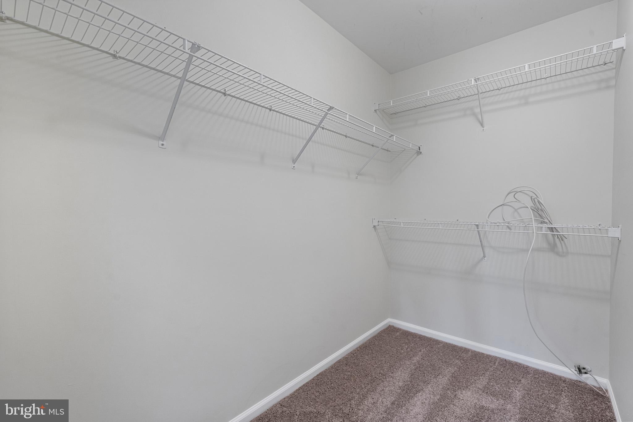 YORKSHIRE KNOLLS - Residential