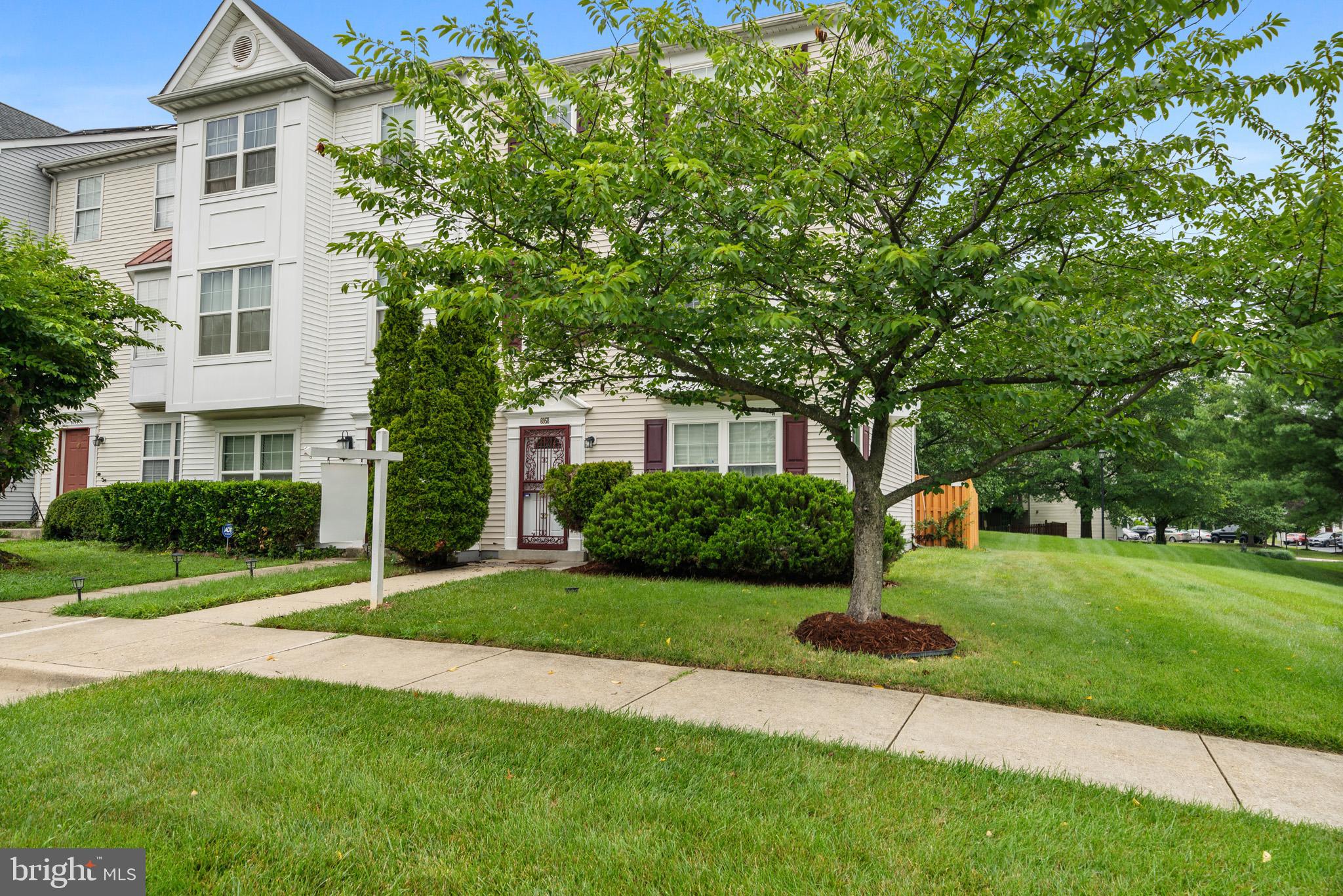 YORKSHIRE KNOLLS - Residential