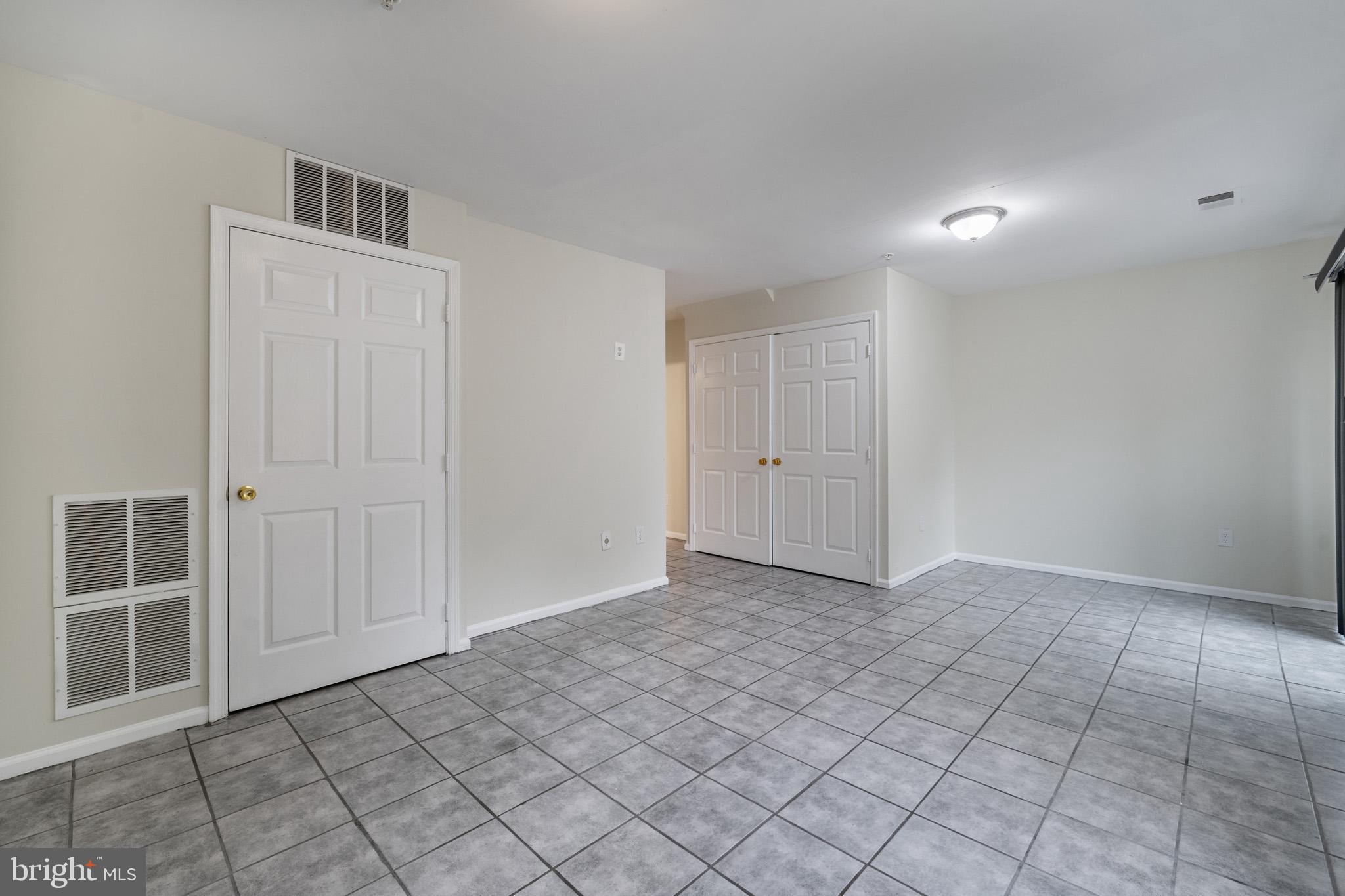 YORKSHIRE KNOLLS - Residential