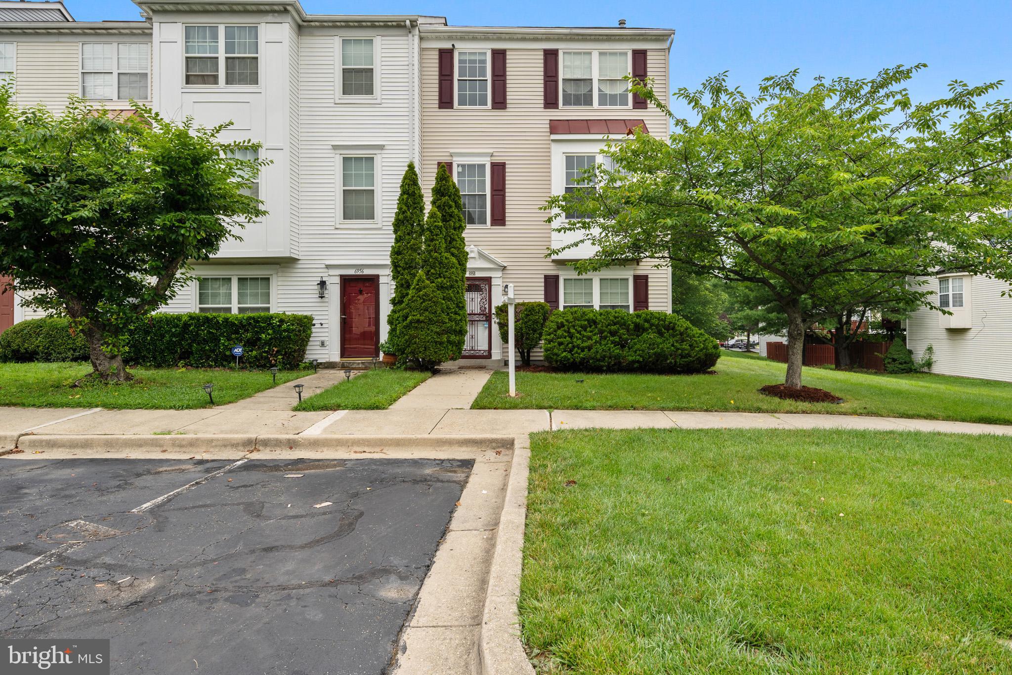 YORKSHIRE KNOLLS - Residential