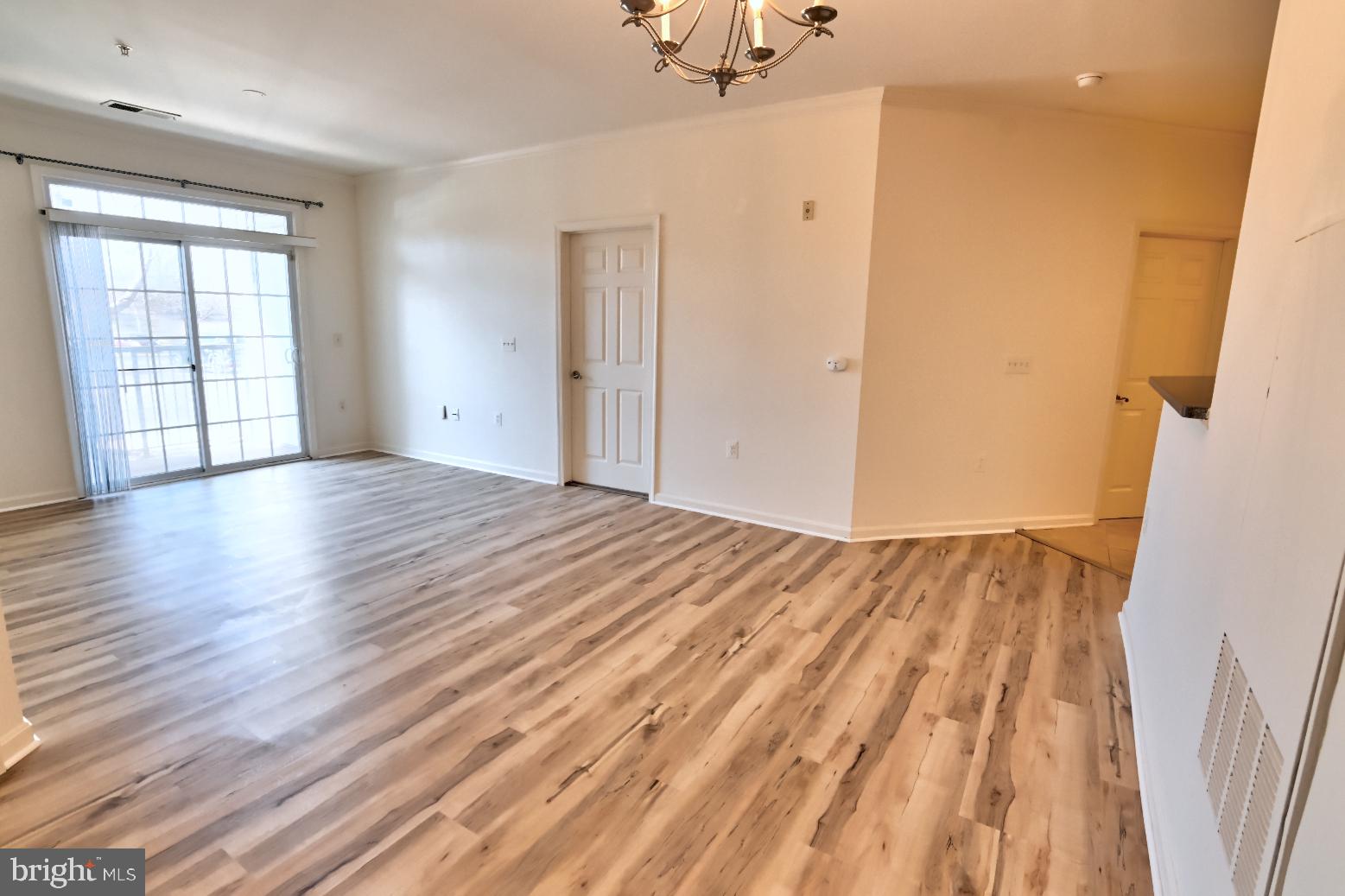 COMMONS ON POTOMAC SQUARE - Residential