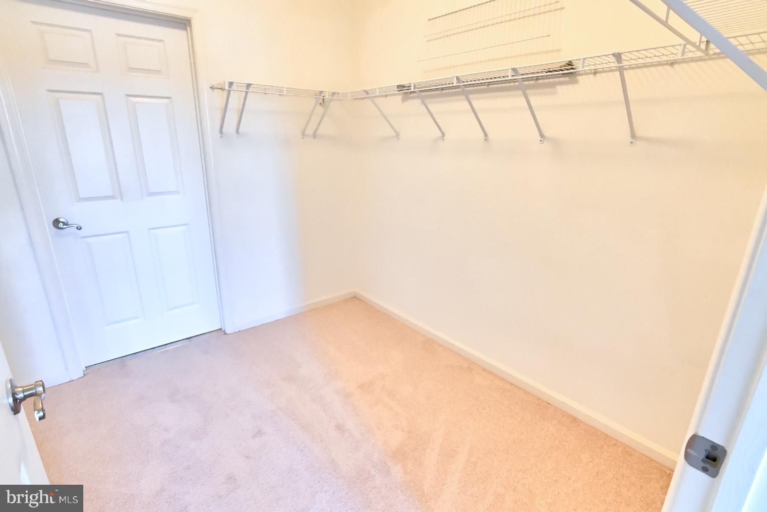 COMMONS ON POTOMAC SQUARE - Residential