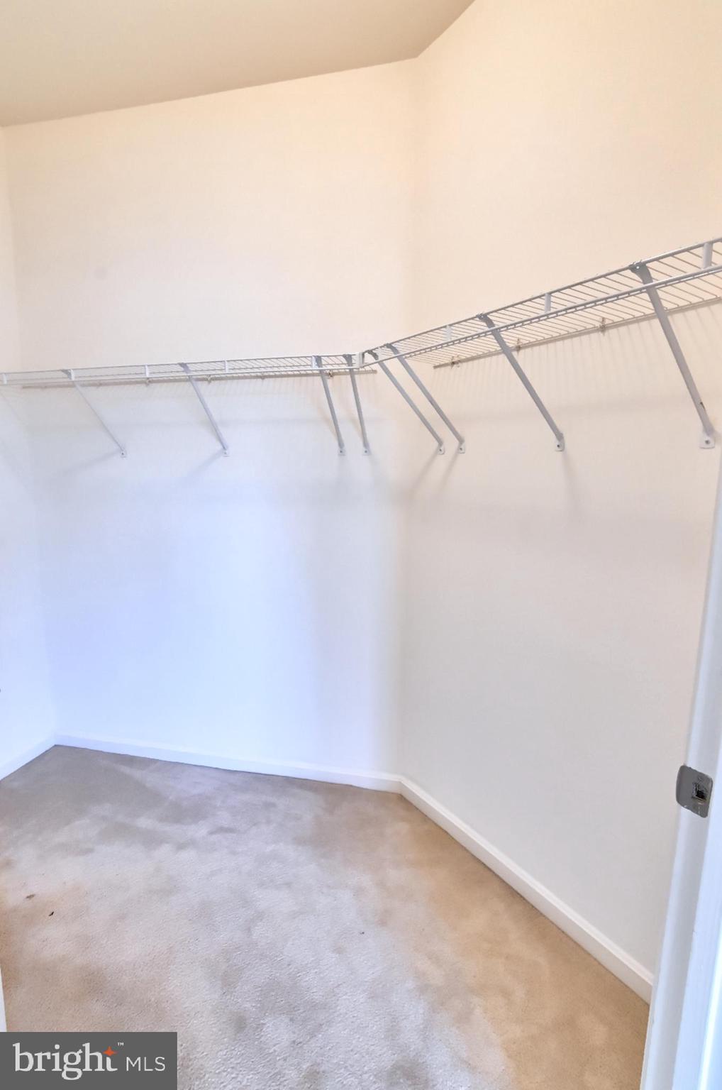 COMMONS ON POTOMAC SQUARE - Residential