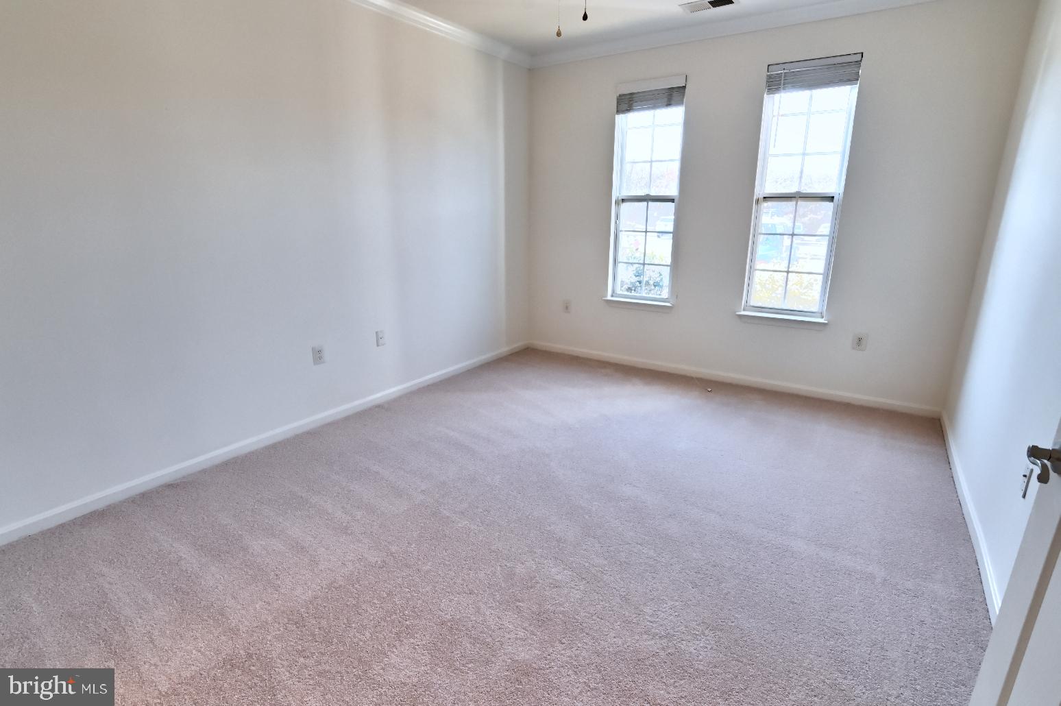 COMMONS ON POTOMAC SQUARE - Residential