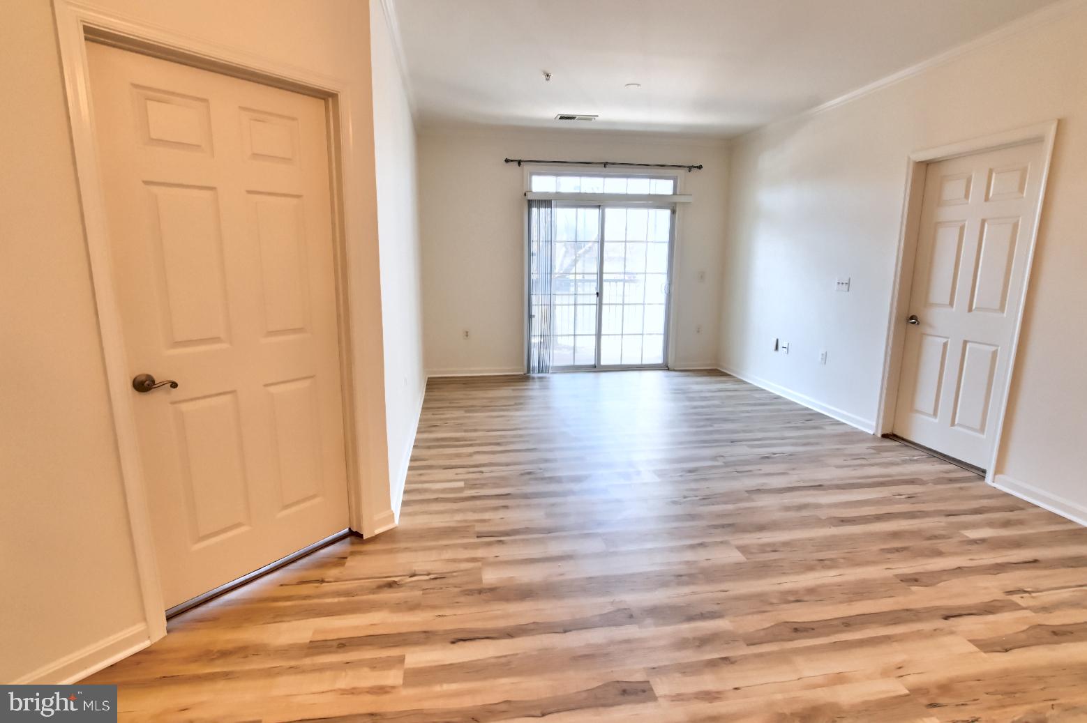 COMMONS ON POTOMAC SQUARE - Residential