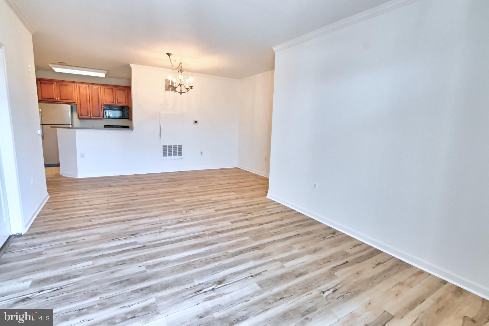 COMMONS ON POTOMAC SQUARE - Residential