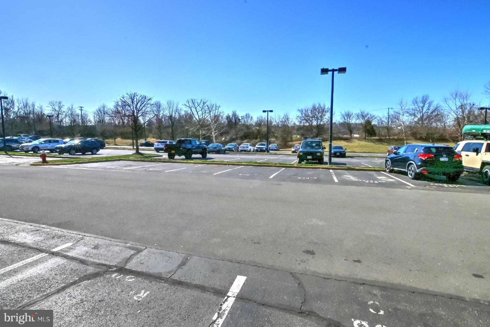 COMMONS ON POTOMAC SQUARE - Residential