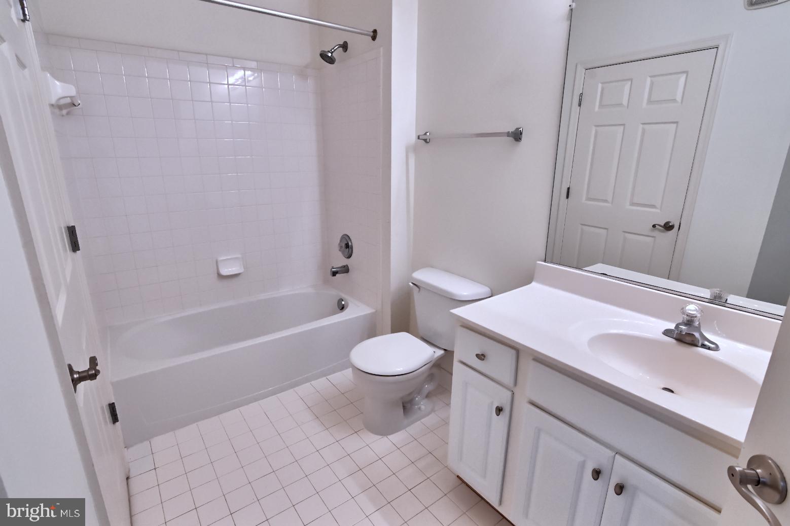 COMMONS ON POTOMAC SQUARE - Residential