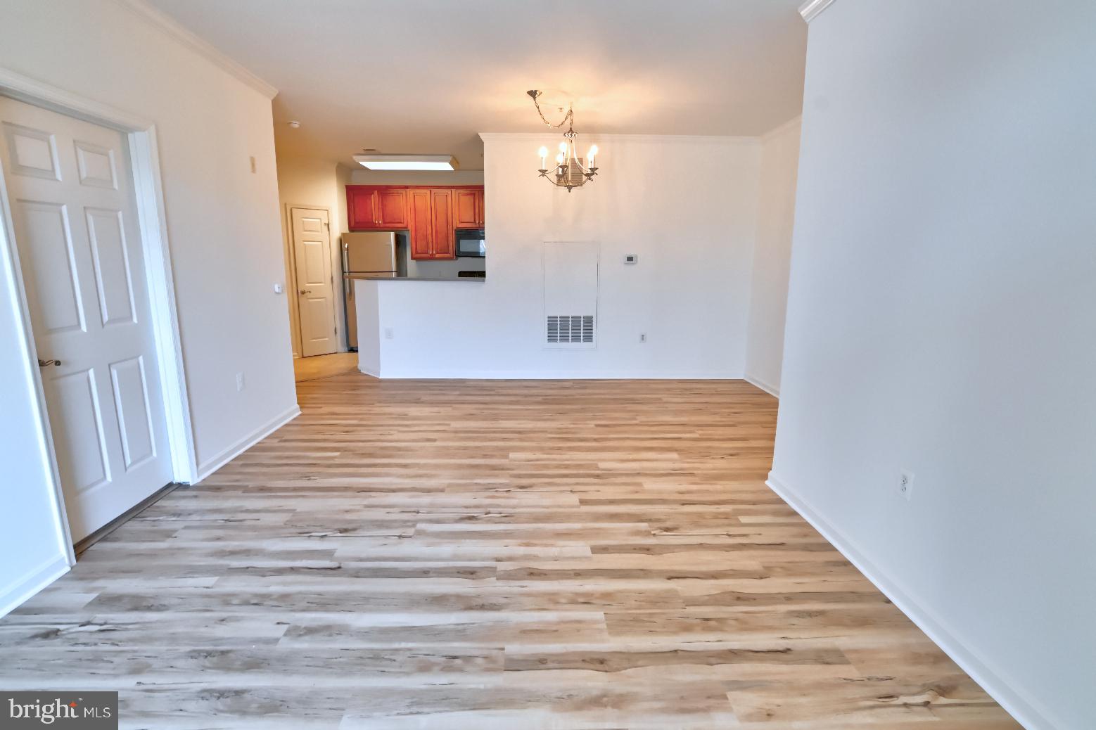 COMMONS ON POTOMAC SQUARE - Residential