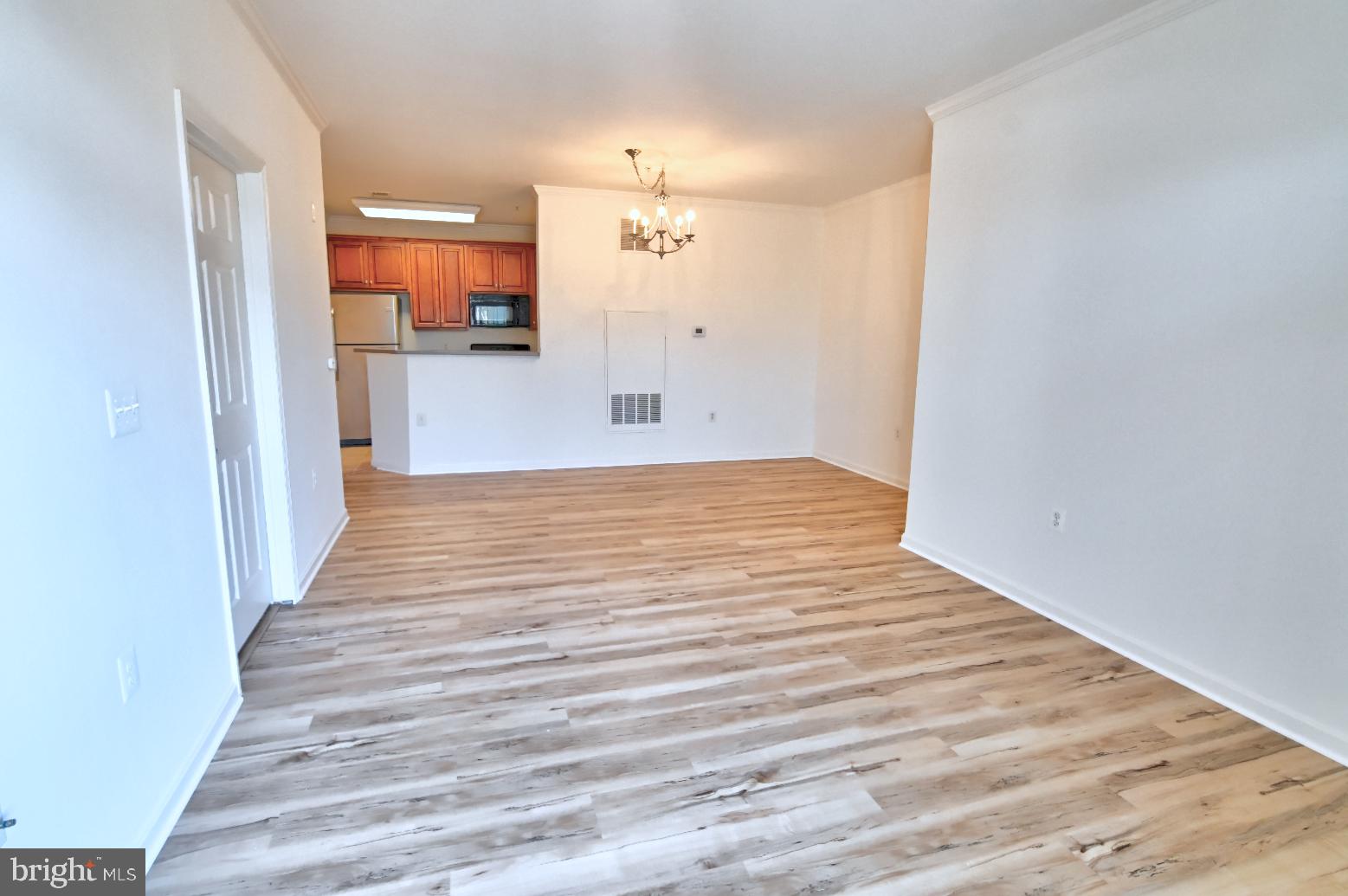 COMMONS ON POTOMAC SQUARE - Residential