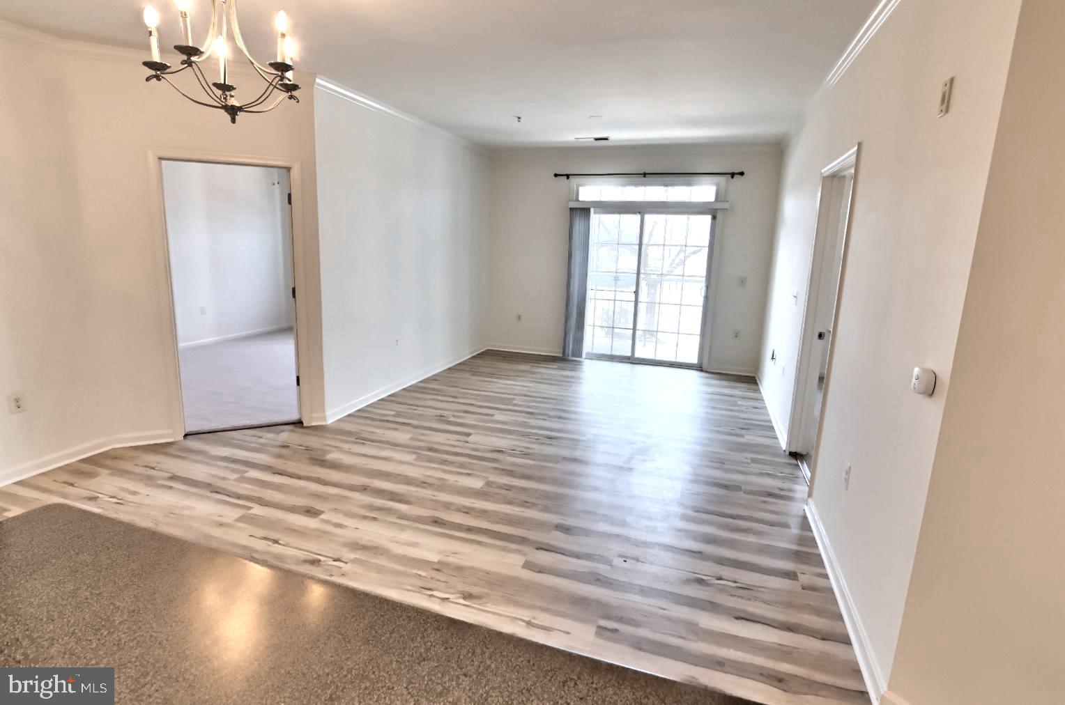 COMMONS ON POTOMAC SQUARE - Residential