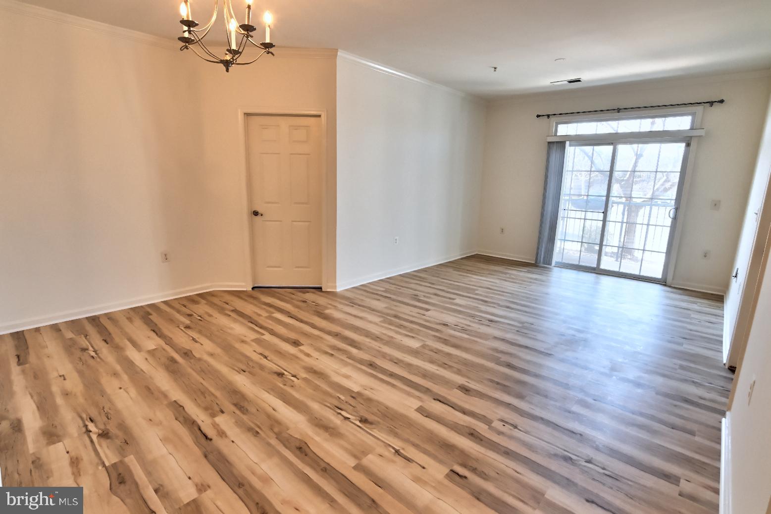 COMMONS ON POTOMAC SQUARE - Residential