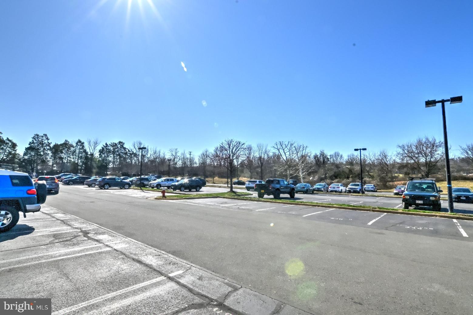 COMMONS ON POTOMAC SQUARE - Residential