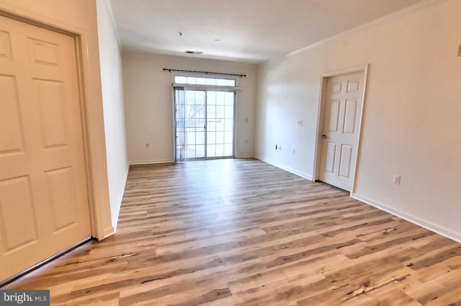 COMMONS ON POTOMAC SQUARE - Residential