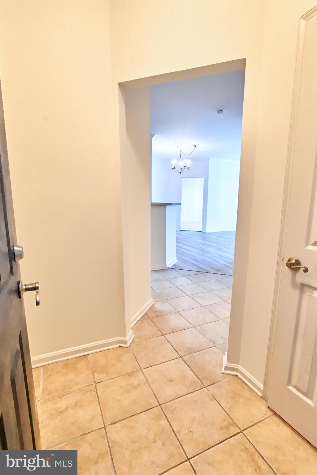 COMMONS ON POTOMAC SQUARE - Residential