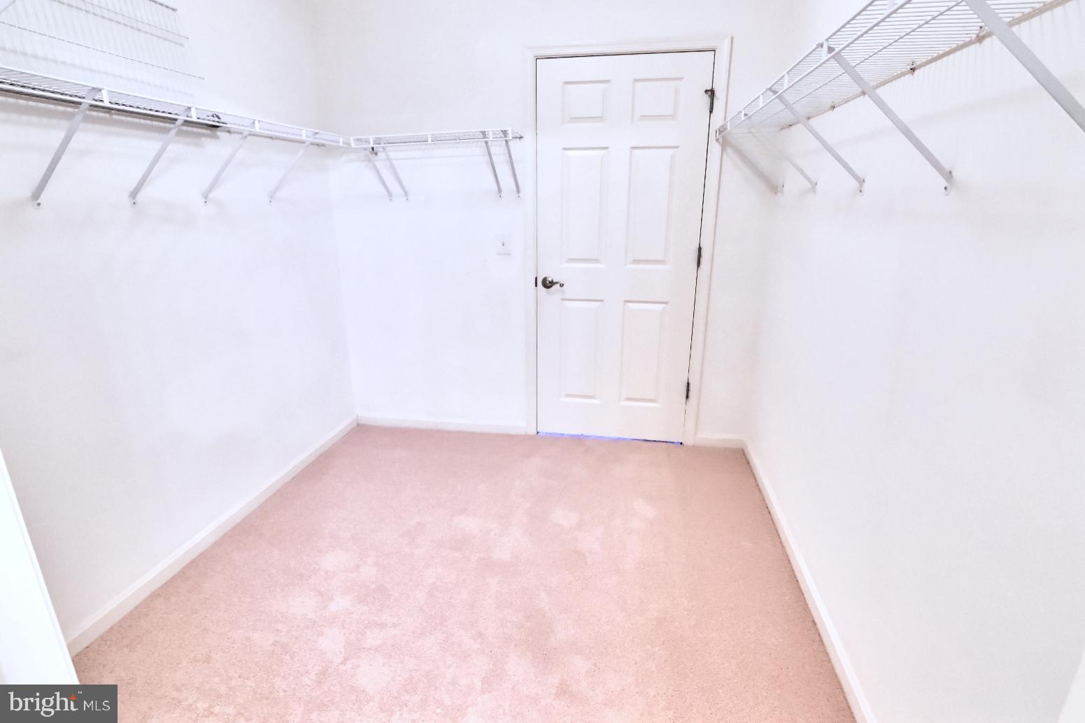 COMMONS ON POTOMAC SQUARE - Residential