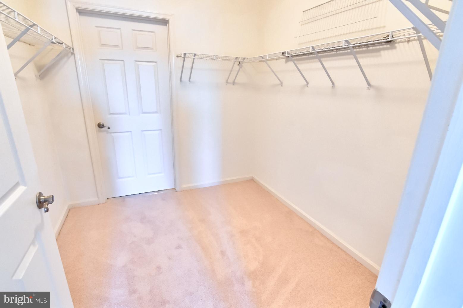 COMMONS ON POTOMAC SQUARE - Residential