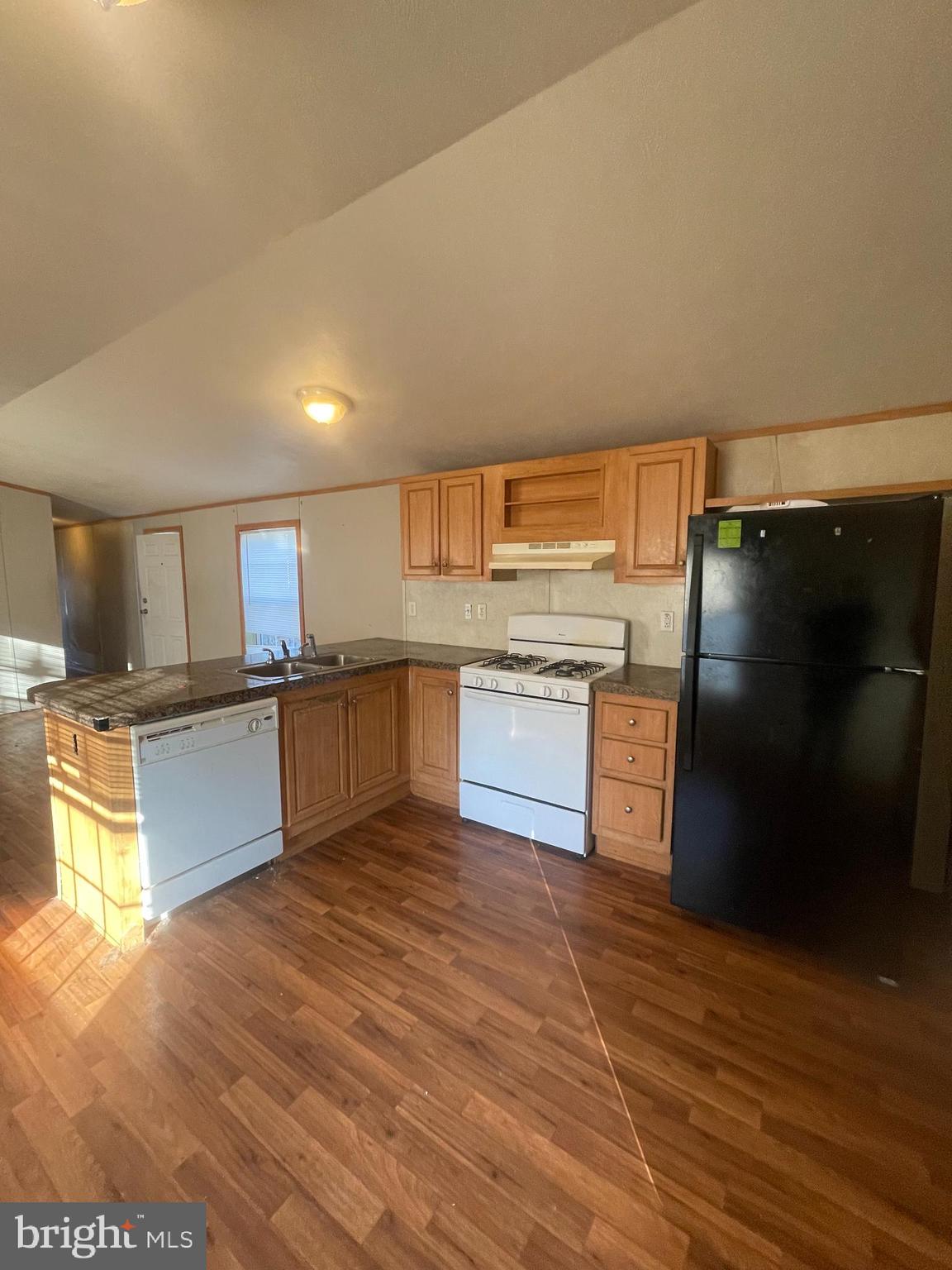 THUNDERBIRD ESTATES - Residential